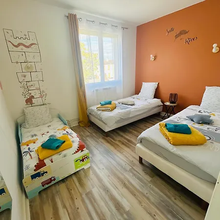 A 5 Min De Moulins Maison De